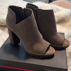 Vince Camuto Women's Taupe Heeled Booties Size 9